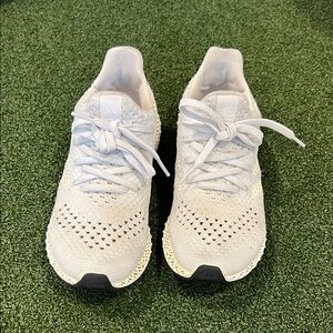 Adidas Women's Light Gray Sneakers